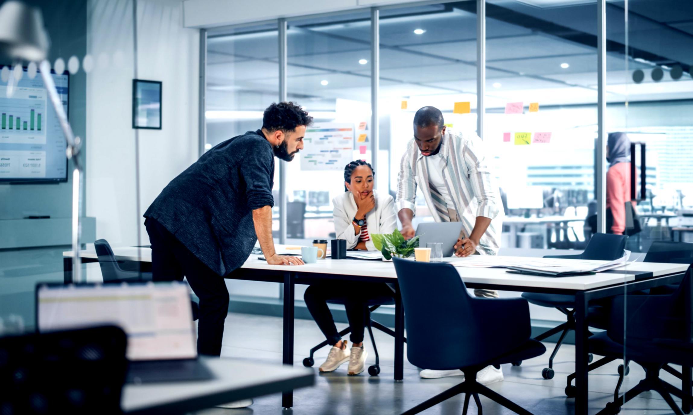 Analyse financière détaillée d'un budget familial avec graphiques et tableaux de suivi des dépenses